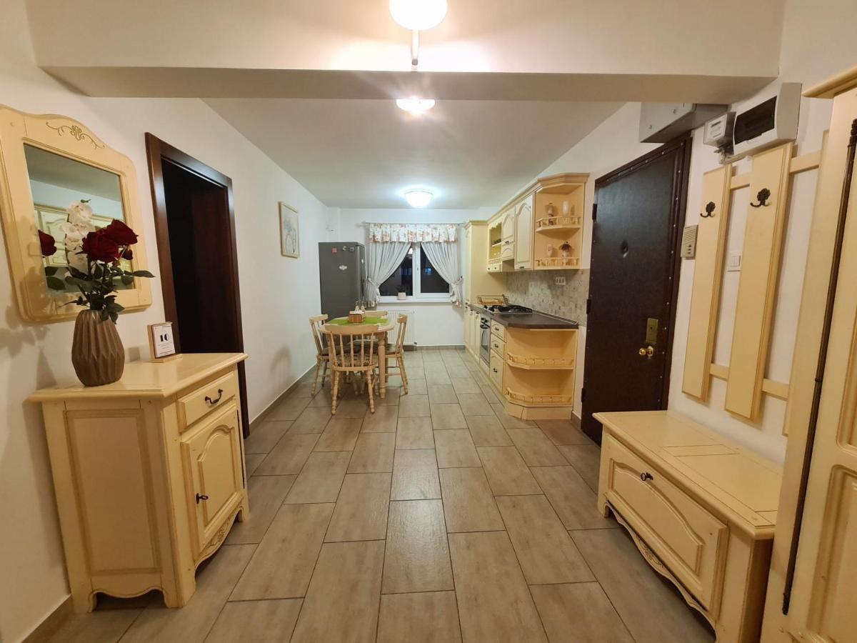 Clasic Apartment Nufarul Oradea Dış mekan fotoğraf
