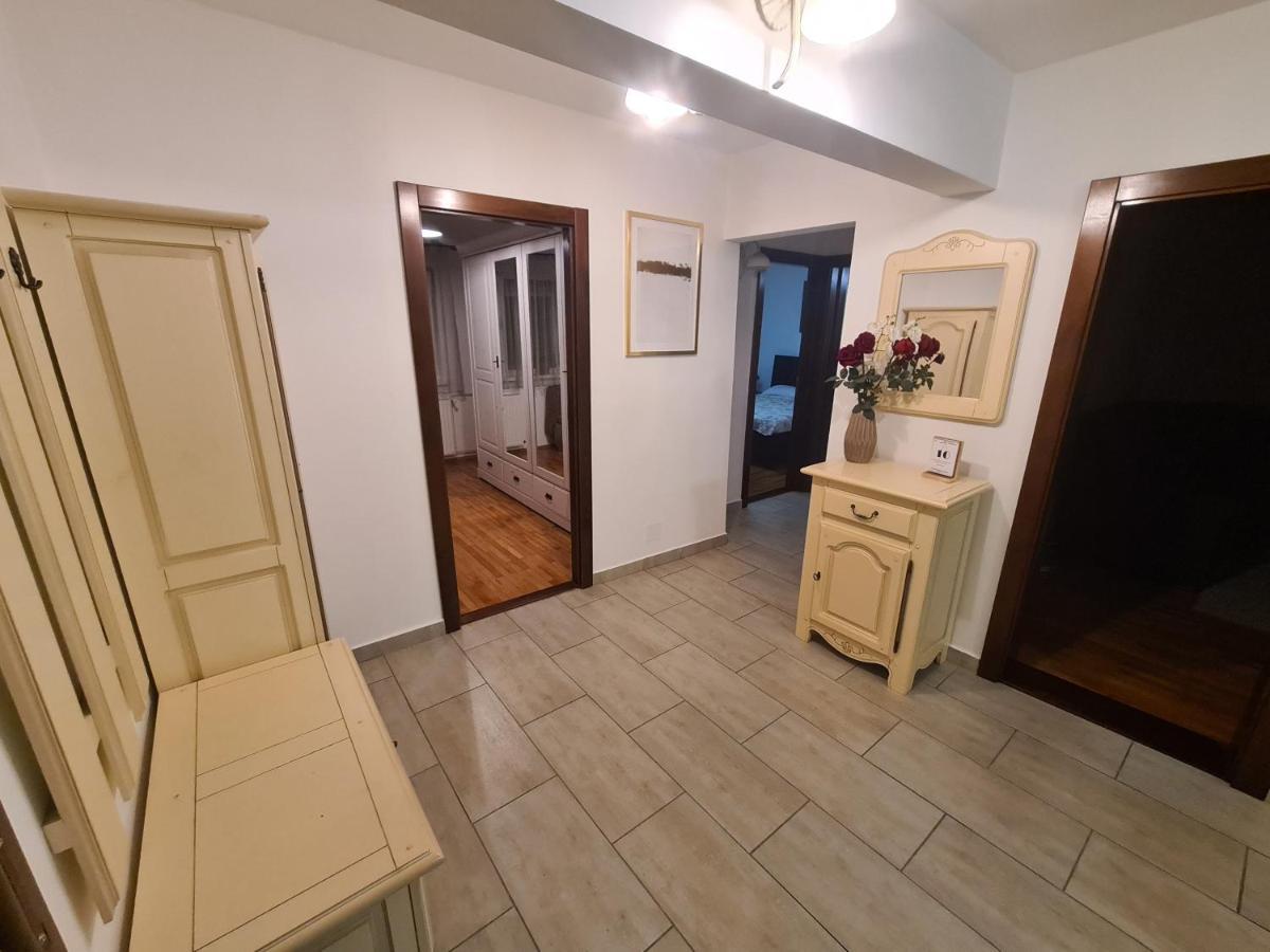 Clasic Apartment Nufarul Oradea Dış mekan fotoğraf